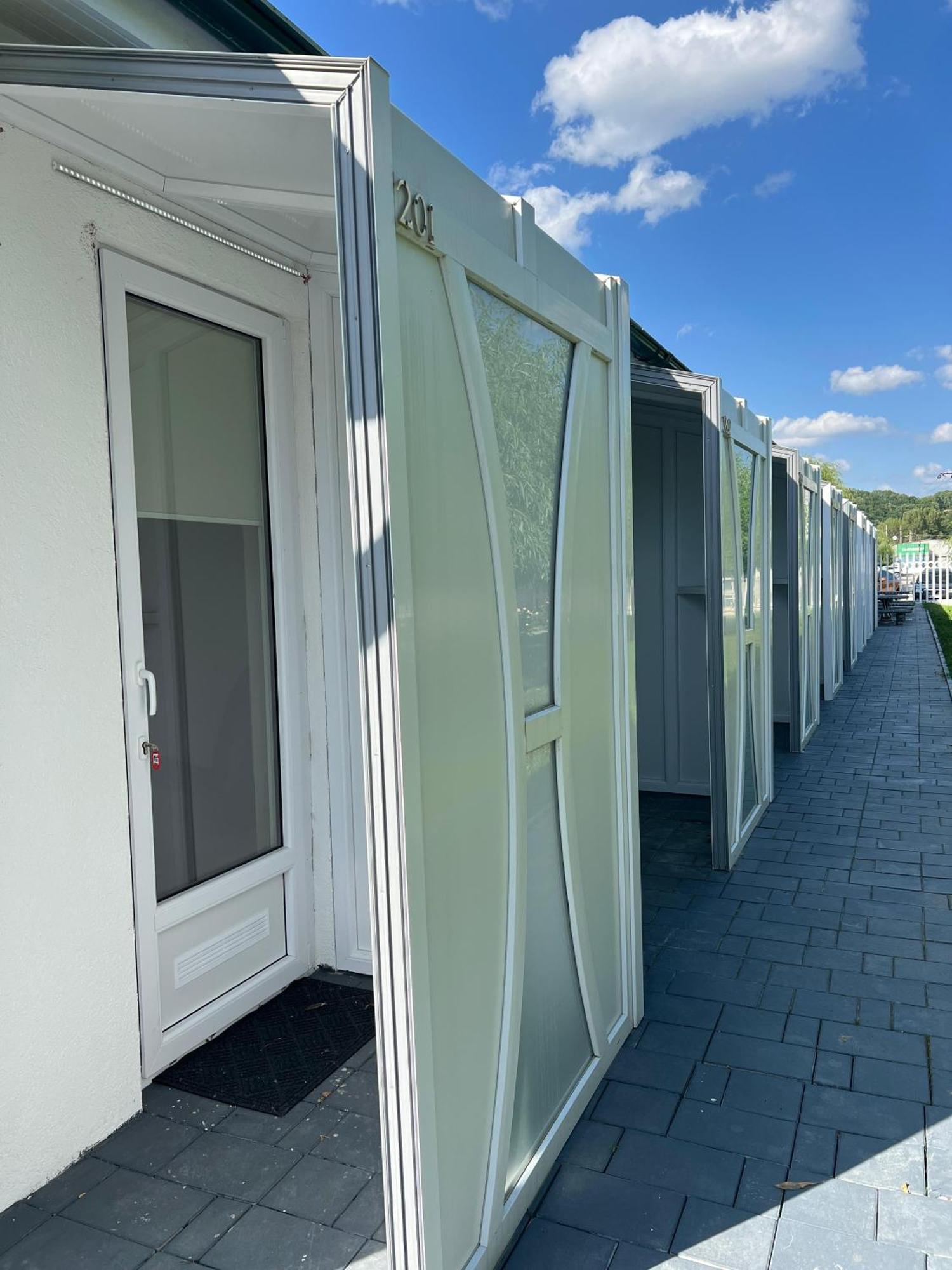 Royal Park Complex Hotell Bascov Eksteriør bilde