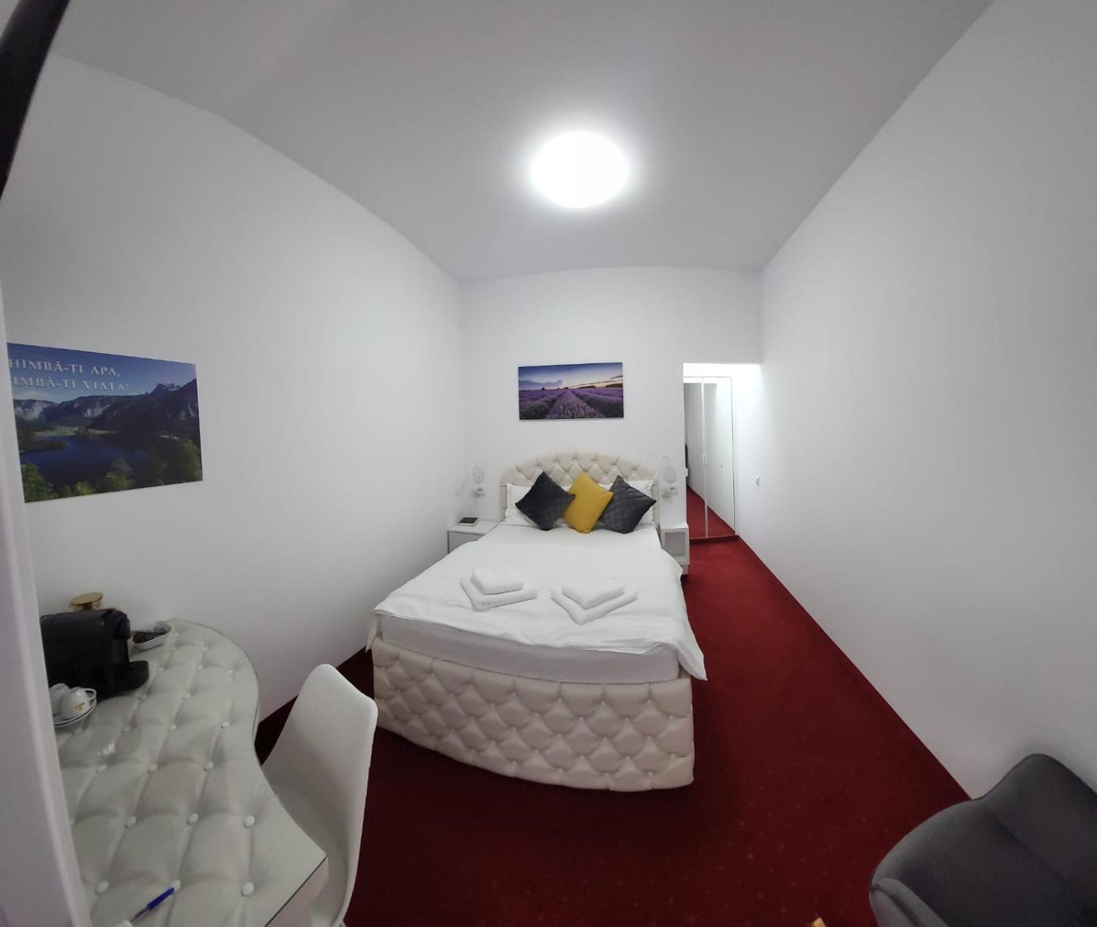 Royal Park Complex Hotell Bascov Eksteriør bilde